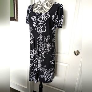 Chetta B short sleeve scoop neck summer dress womens Size 8 Black White Floral